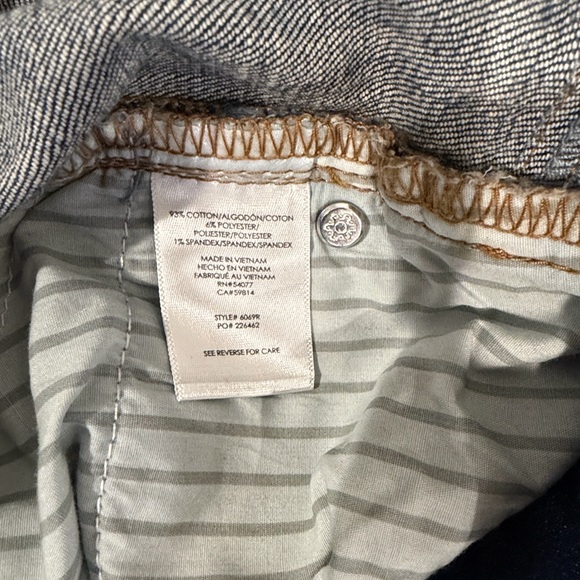 CAbi 5th Avenue Bootcut Jeans 6069R Medium Wash Size 4 - Picture 10 of 11